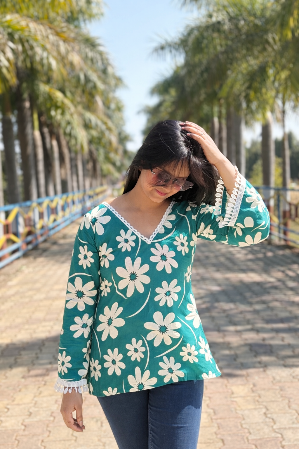 Aarohi Pushp Kurti